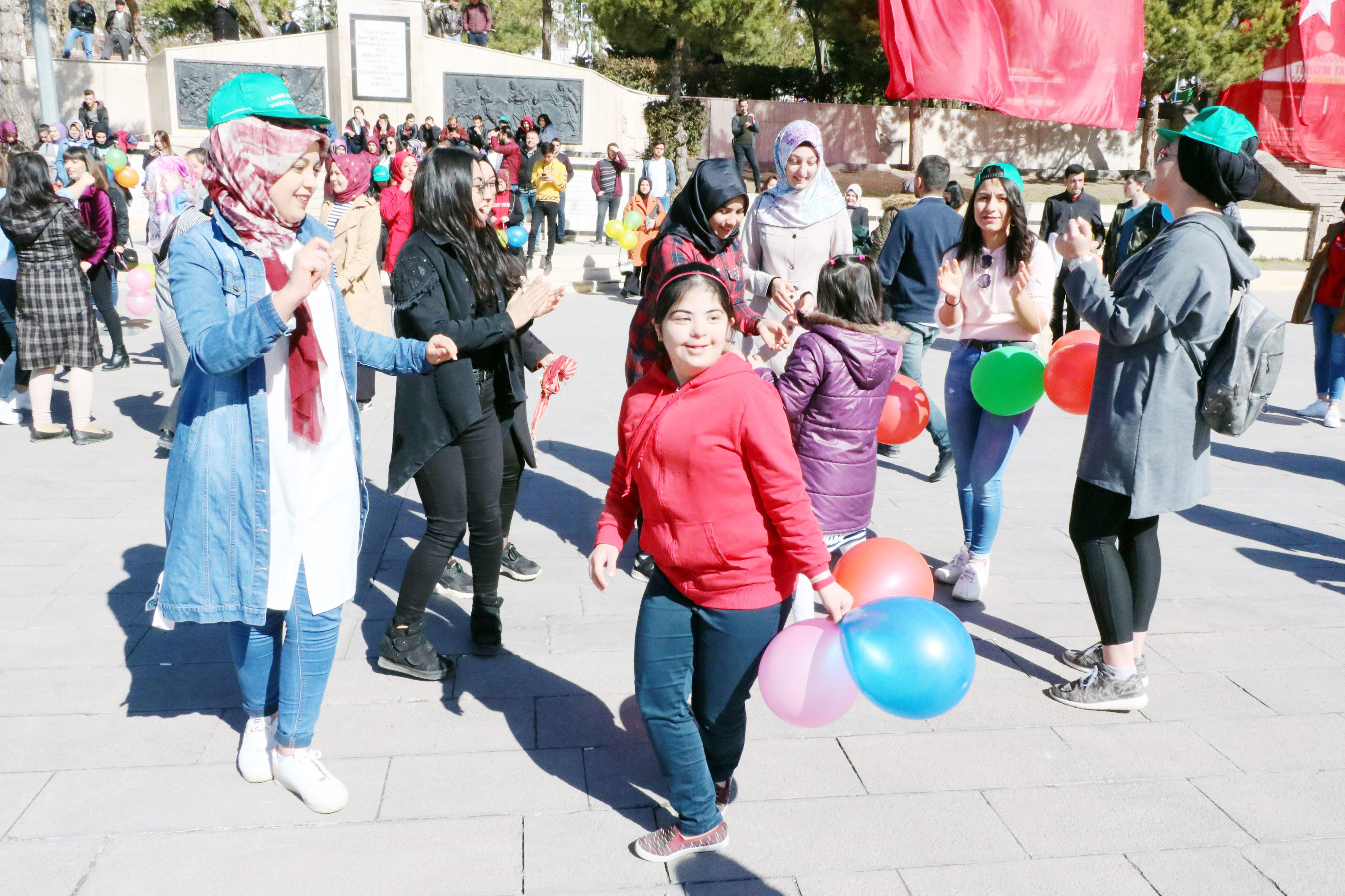 Yozgat’ta 21 Mart Dünya Down Sendromu Günü dolayısıyla düzenlenen yürüyüşte