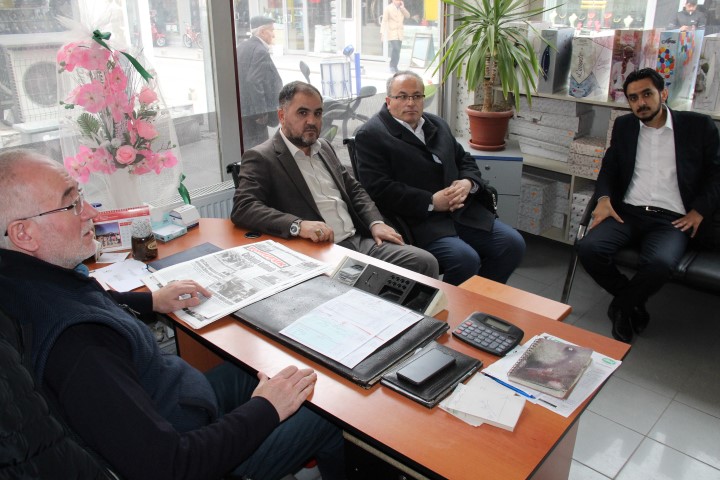 Eğitim Bir Sen Yozgat Şube Başkanı Kenan Şerefli, beraberinde İnfak