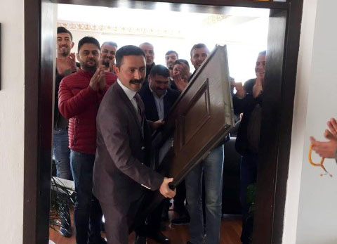 Yozgat'ın Uzunlu beldesinde Belediye Başkanlığı seçimini kazanan CHP’li Okan Yaşar