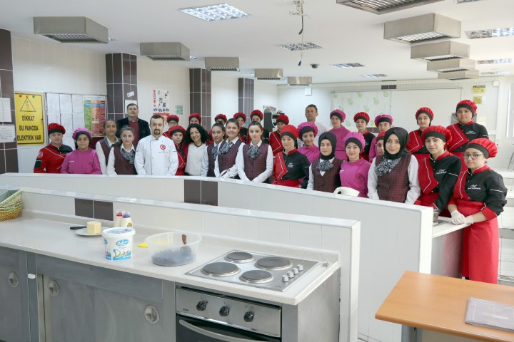 Yozgat'ta yiyecek içecek alanı başta olmak üzere birçok alanda eğitim