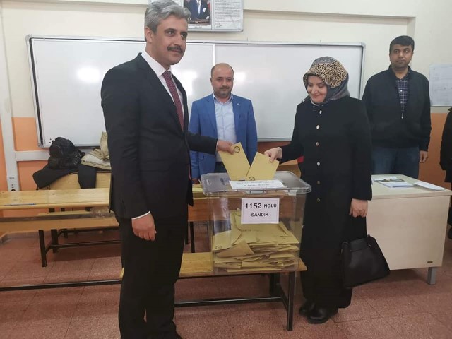 AK Parti Yozgat Belediye Başkan Adayı Celal Köse eşi Nagehan