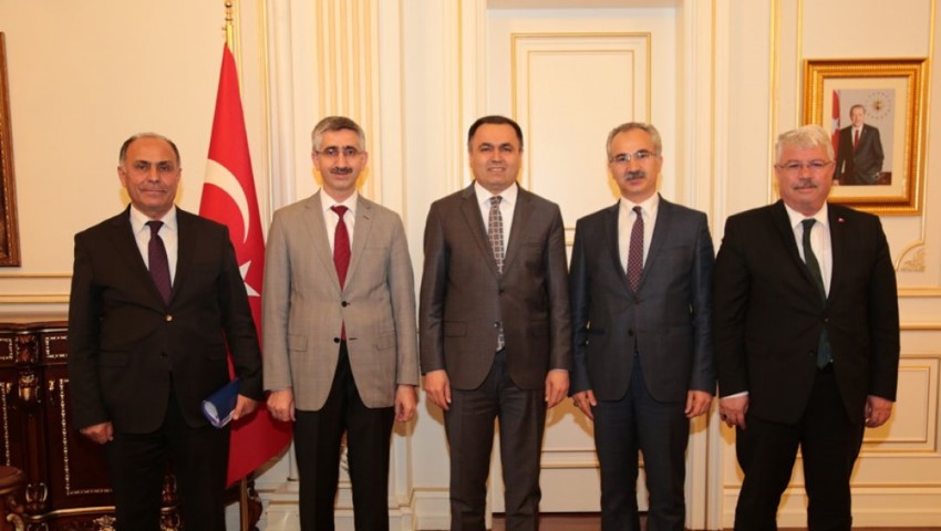 Din Öğretimi Genel Müdürü Nazif Yılmaz, beraberinde Uluslararası Eğitim ve