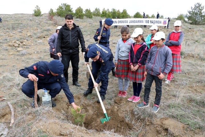 Yozgat’ta Jandarma Teşkilatı’nın 180. kuruluş yıl dönümü etkinlikleri kapsamında asker