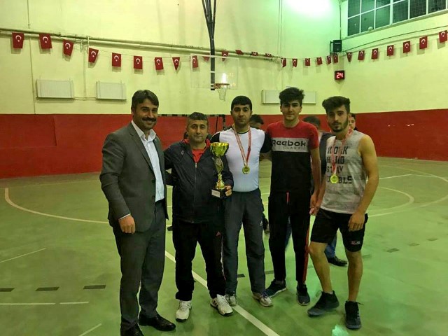 Yerköy Kaymakamlığı tarafından düzenlenen kurumlar arası Kaymakamlık Voleybol Turnuvası yapılan