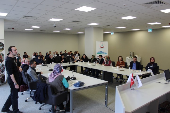 Yozgat Şehir Hastanesi’nde, “Kanser Haftası” kapsamında düzenlenen etkinlikte, onkoloji hastalarına