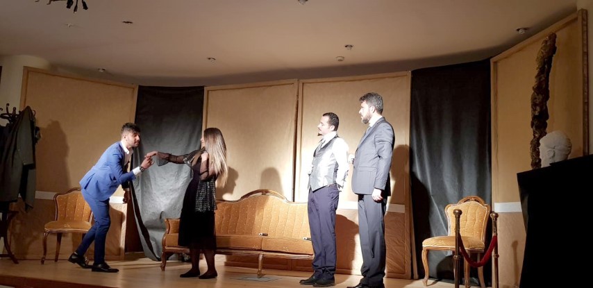 Tiyatro Sürmeli, kuruluşunun 20. yılında “Paramı Ver” adlı tek perdelik