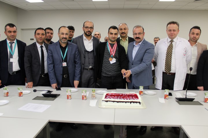 Yozgat Şehir Hastanesi’nin bedensel engelli personeli Rahmi Ersoy, Trabzon’dan çifte