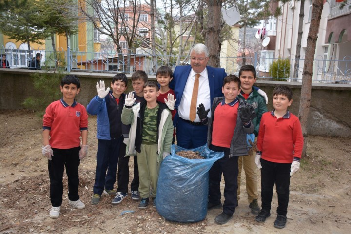 Yozgat Erdoğan Akdağ Ortaokulu idarecileri, öğretmen ve öğrencileri sosyal sorumluluk