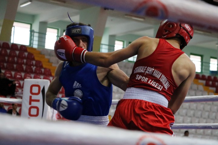 2018-2019 Okul Sporları Gençler Türkiye Boks Şampiyonası Yozgat’ta başladı. Şampiyonada