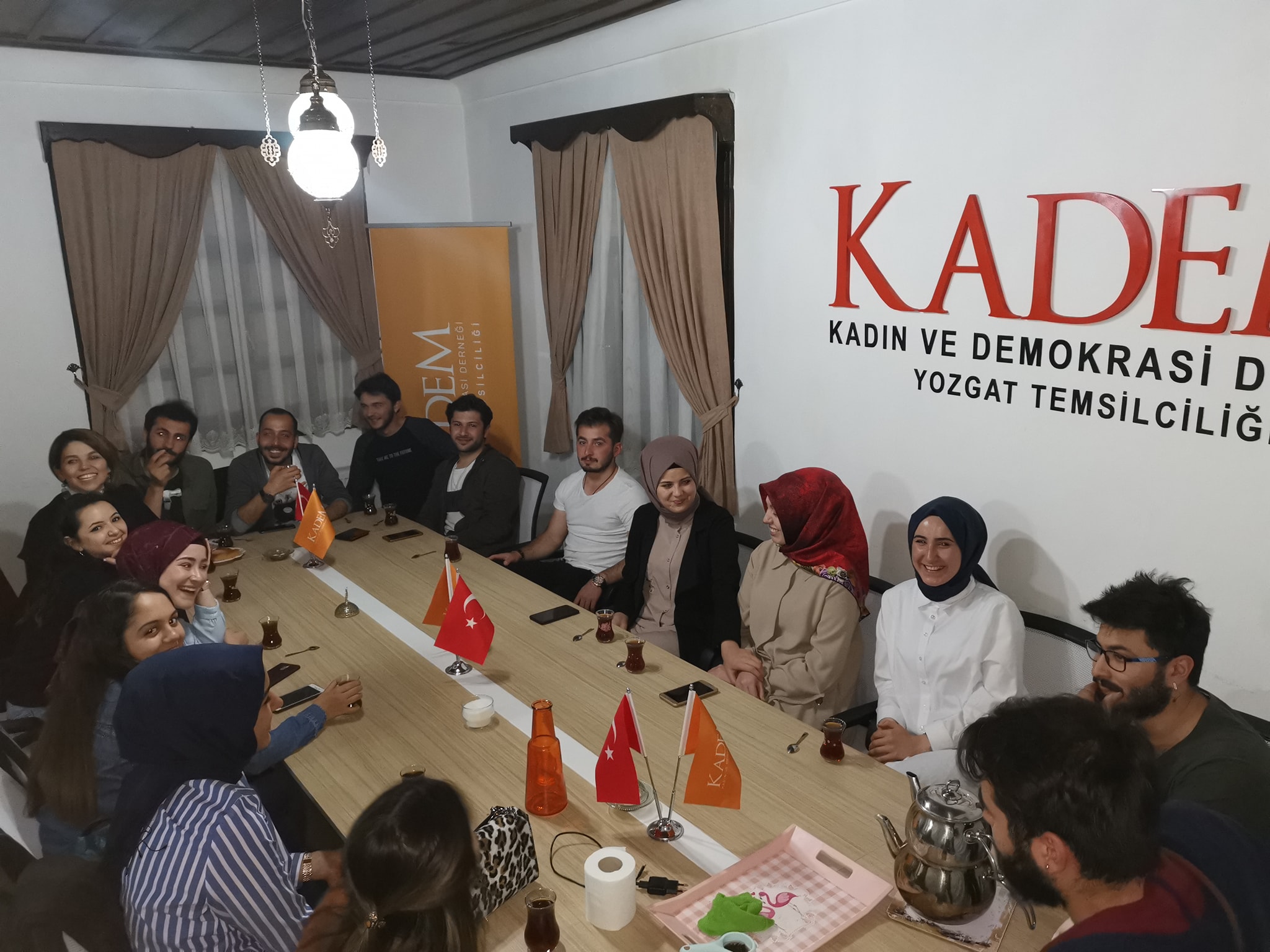 Kadın ve Demokrasi Derneği (KADEM) İl Temsilciliği tarafından düzenlenen iftar