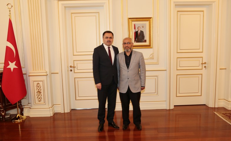 Her gittiği ortamda şahsi telefon numarasını paylaşmaktan çekinmeyen, vatandaşların fikirlerine