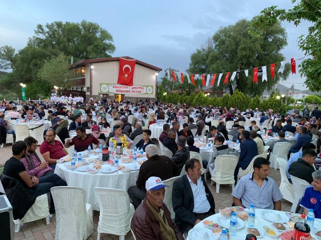 Kayseri Şeker’in geleneksel iftar programları hız kesmeden devam ediyor. Pınarbaşı