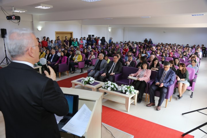 Her yıl 12-18 Mayıs tarihleri arasında kutlanılan “Hemşireler Haftası” nedeniyle