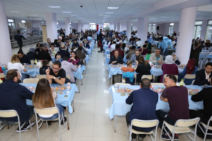 Yozgat Bozok Üniversitesi akademik ve idari personeli, verilen geleneksel iftar