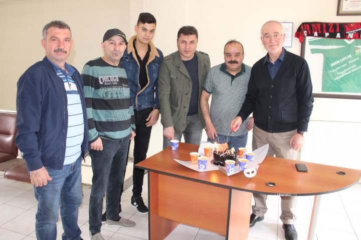 Gazetemiz Yeniufuk ortaklarından Bekir Çaylak ve Cemil Mermertaş’a mesai arkadaşlarından