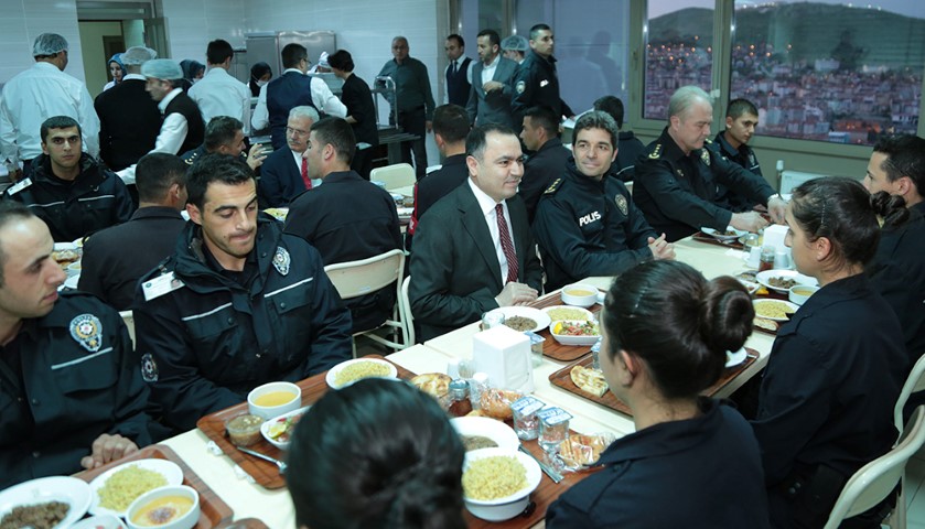 Yozgat Valisi Kadir Çakır, Yozgat Polis Meslek Eğitim Merkezinde eğitim