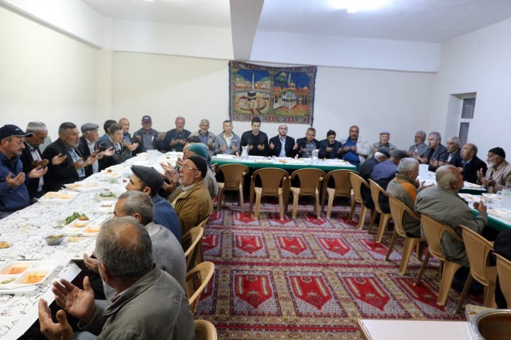 Yozgat merkeze bağlı Musabeyli köyü sakinleri Ramazan'da her akşam bir