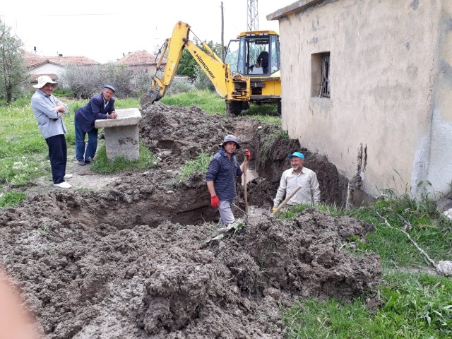 Yerköy İlçesine bağlı Orhan Köyünde köylülerin içme su deposunun çıkışındaki