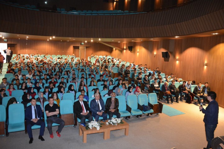 Eğitimci-yazar Süleyman Beledioğlu, Büyük Sinema Konferans Salonunda 11. ve 12.