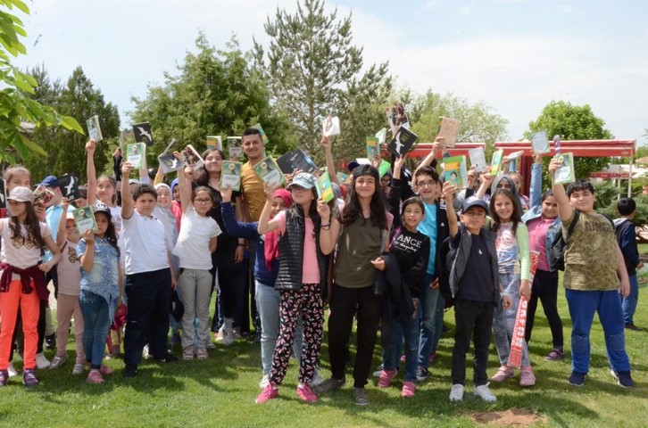 Sarıkaya İlçe Milli Eğitim Müdürlüğü tarafından düzenlenen 'Okuyan İlçe Okuyan