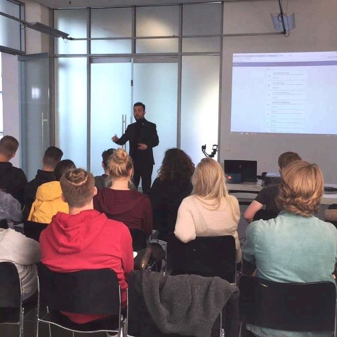 Almanya’nın Detmold şehrinde on beşincisi düzenlenen Uluslararası Detmold Film Festivali’nde