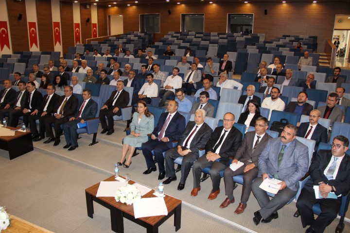 Yozgat Valisi Kadir Çakır başkanlığında il ekonomi toplantısı yapıldı. 
