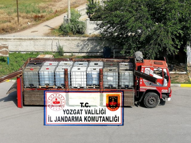 Yozgat’ta Jandarma’nın yaptığı operasyonla 14 bin litre kaçak akaryakıt ele