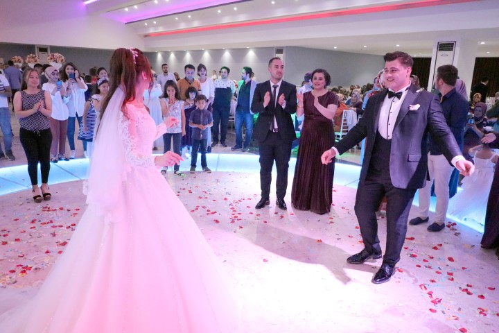 Ankara’daki düğünün ardından Yozgat’ta gerçekleştirilen düğünle hayatını Zeynep Kayaalp ile