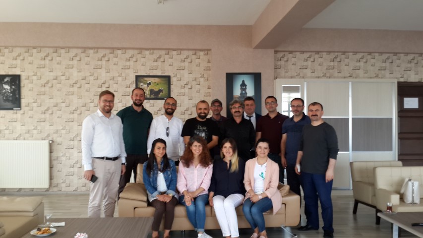 STEM konusuna ilgi duyan öğretmenler ile akademisyenler Yozgat Bozok Üniversitesi