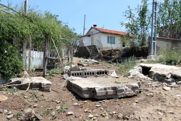 Yozgat’ta dün akşam etkili olan şiddetli yağmur ve dolu yağışının