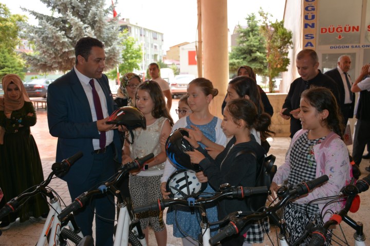 Sorgun Belediye Başkanı M. Erkut Ekinci, Belediyenin düzenlemiş olduğu halk