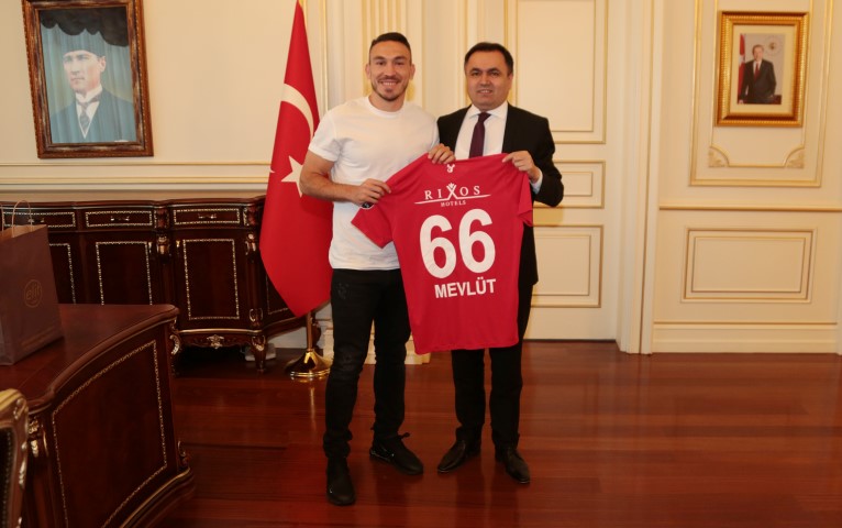 2018-2019 Süper Lig futbol sezonunda Antalyaspor forması giyen ve ligin