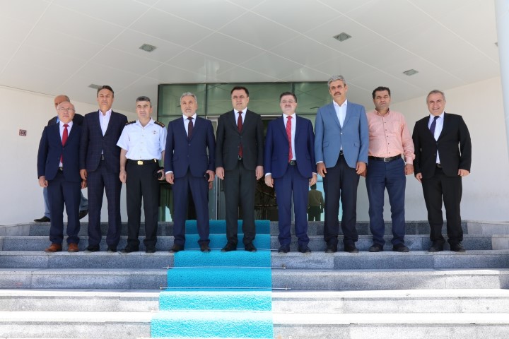 Bozok Üniversitesinin 2018-2019 akademik yılı mezuniyet töreni sonrası Yozgat Valisi