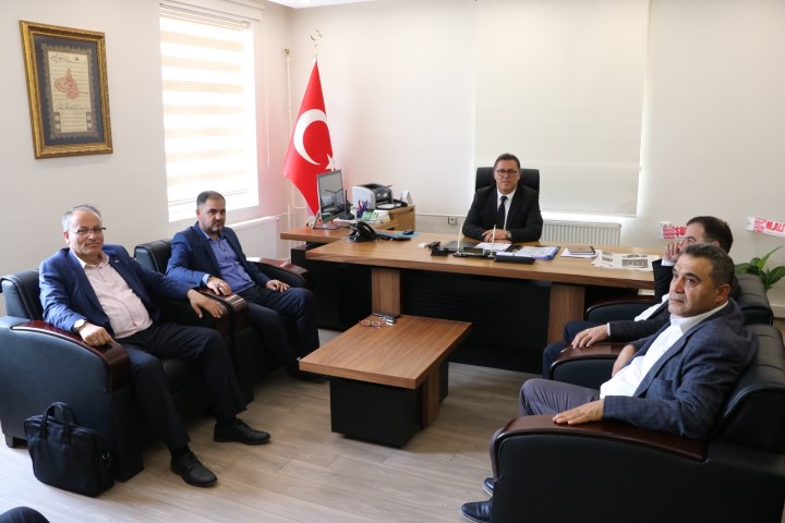 Eğitim Bir Sen Yozgat Şube Başkanı Kenan Şerefli, beraberinde Sağlık