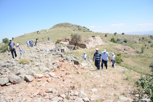 Eğitimciler, Sorgun Belediyesi’nin organize ettiği Kerkenes Dağı antik kenti bilgilendirme
