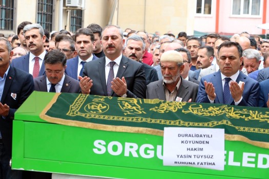 Ankara’da evinde kalp krizi geçirerek hayatını kaybeden Adalet Bakanlığı Hukuk