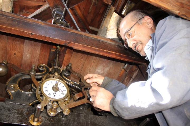 Yozgat’ta kent meydanında 111 yıldır zamanı gösteren ve günden güne