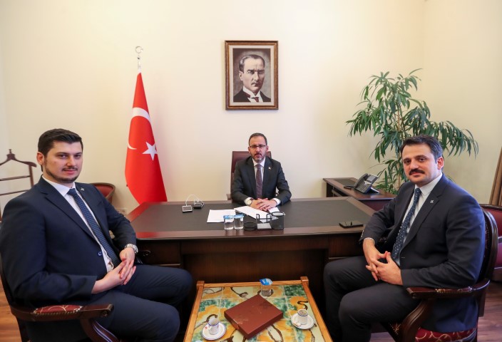 Gençlik ve Spor Bakanı Dr. Mehmet Muharrem Kasapoğlu, Yozgat'ta evden