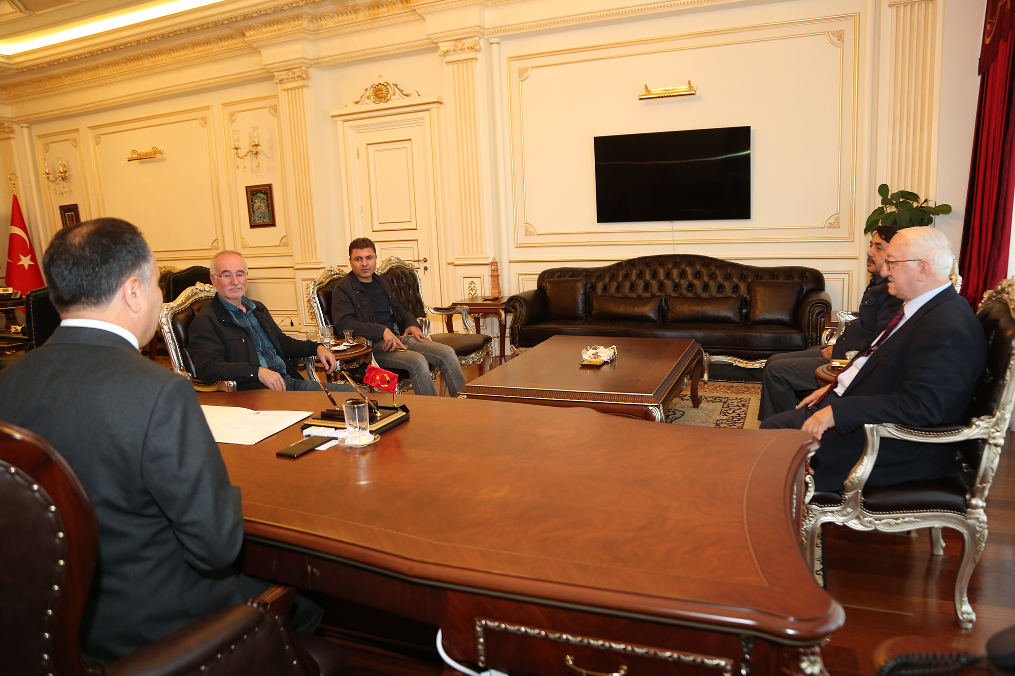 Yozgat Valisi Kadir Çakır, Yozgat Gazeteciler Cemiyeti Başkanı Osman Hakan