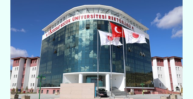 Bozok Üniversitesi söz de bildiriye imza atan bazı akademisyenlerin ceza