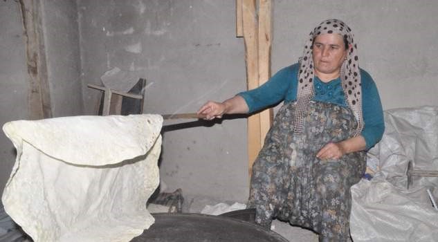 Yozgatlı ev hanımları yaklaşan kış öncesi komşuları ile birlikte imece