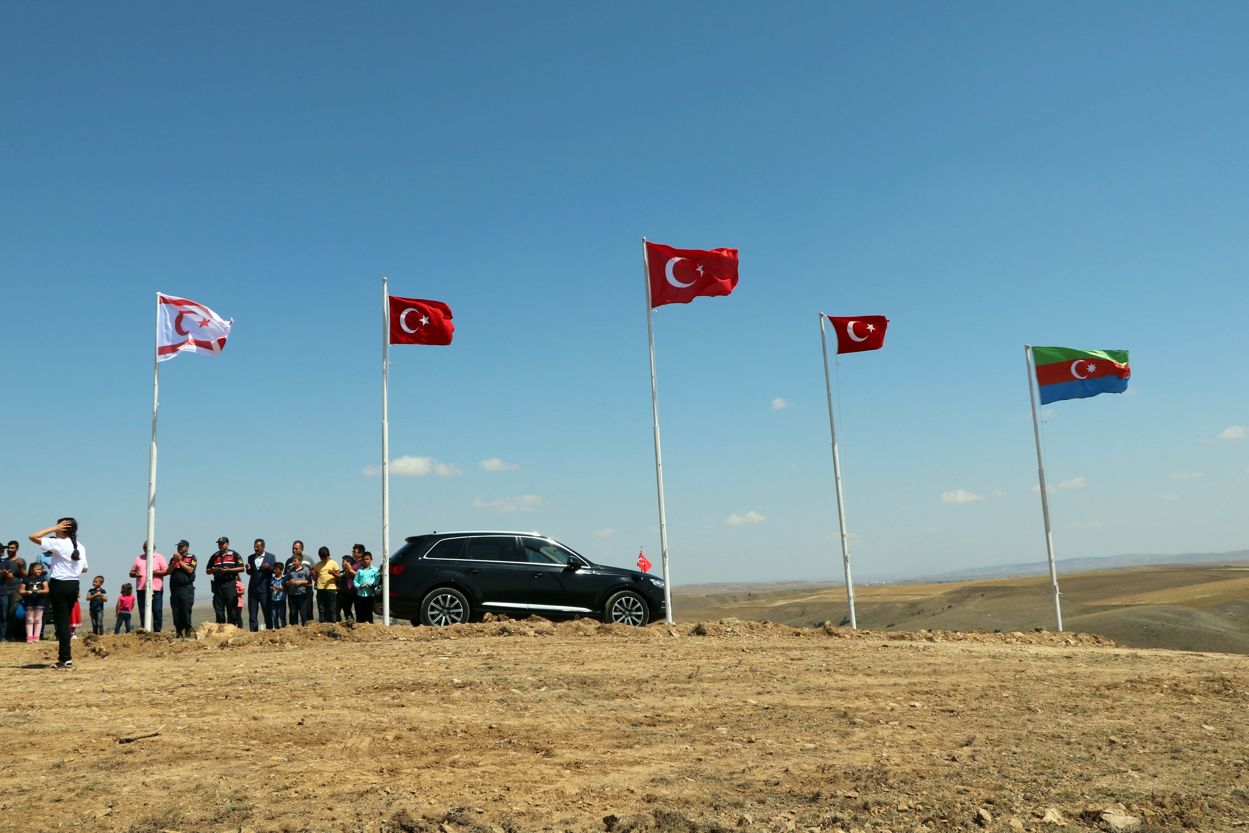Yozgat’ın merkeze bağlı Kavurgalı köyü sakinleri köy muhtarı Dursun Tokat