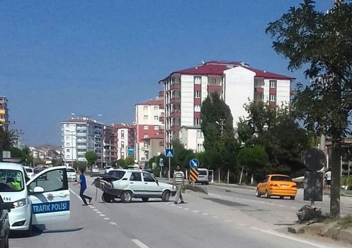 Yerköy-Yozgat yolu Bekir Bozdağ Bulvarında meydana gelen trafik kazasında iki