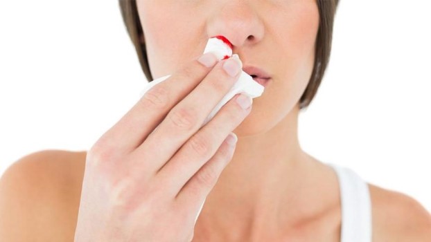 Uzmanlar, burun kanamalarının birçok nedeninin olabileceğini belirterek, “Yatak odanızda nemlendirici