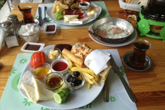 Okulların açılmasıyla birlikte çocukların bu dönemde nasıl beslenmesi gerektiğini anlatan