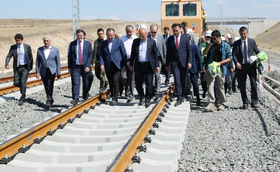 Ulaştırma ve Altyapı Bakanı Mehmet Cahit Turhan, Ankara-Sivas Yüksek Hızlı