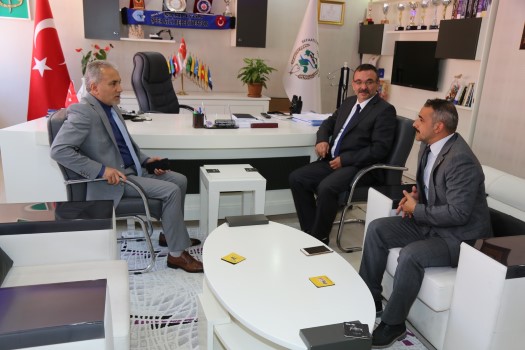 Bozok Üniversitesi Rektörü Prof. Dr. Ahmet Karadağ, Şefaatli Meslek Yüksekokulu'nu