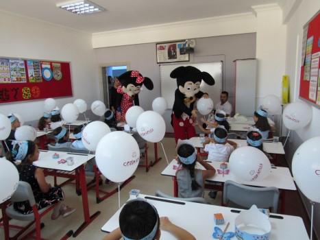 Yozgat Çözüm Kolejinde okula yeni kayıt olan öğrencilerin okulu tanımaları