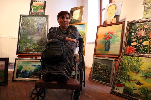 Yozgat Bakım ve Rehabilitasyon Merkezi’nde kalan bedensel engelli Narin Işık,