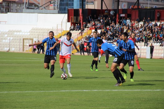 Yozgatspor 1959 FK oyuncusu Aytaç Deniz, genç bir takım olduklarını